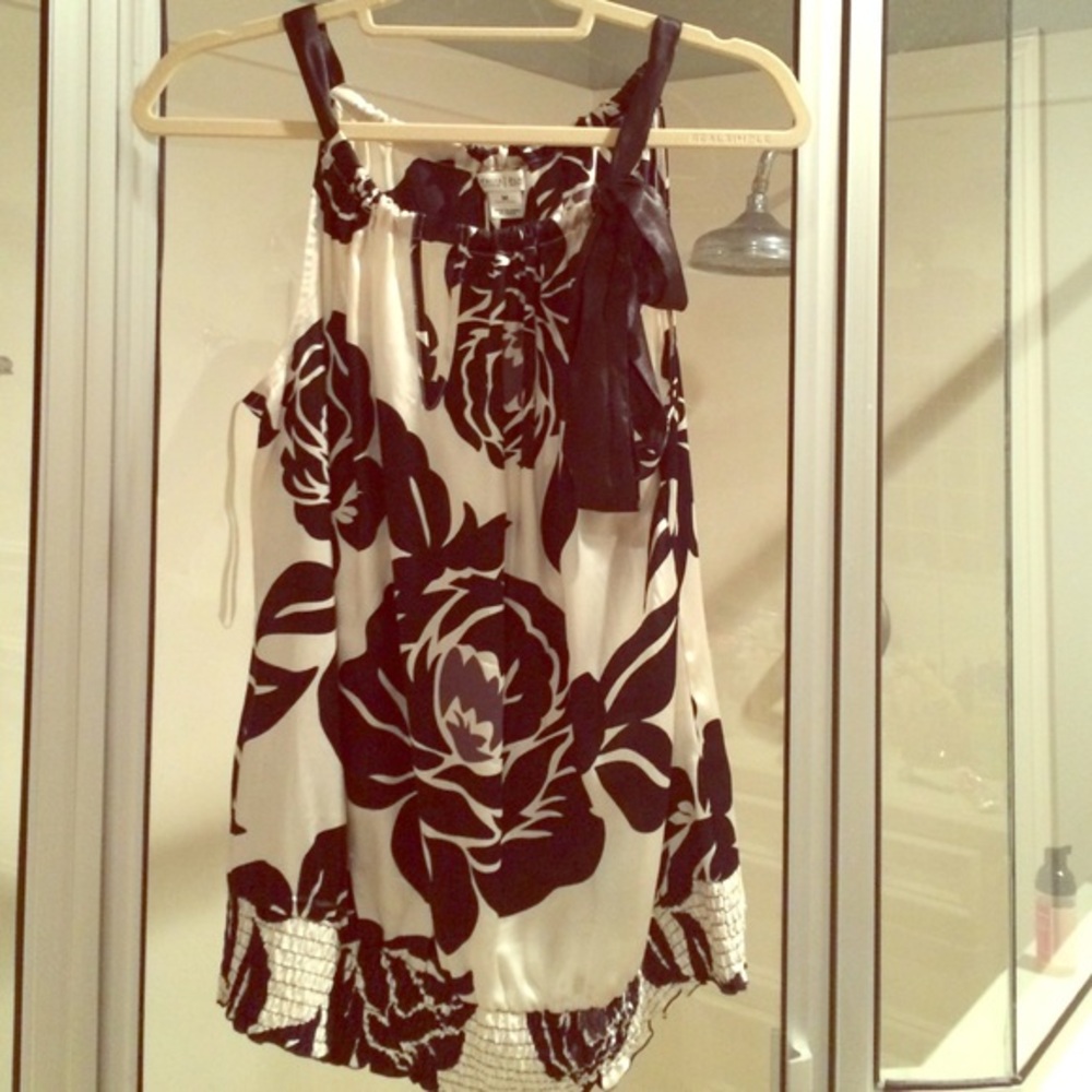 100% Silk White House Black Market Blouse - Picture 1 of 2